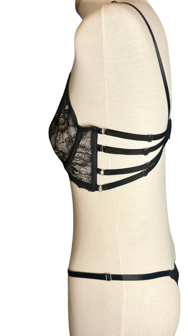Conjunto em Renda Preto - Imagem 2
